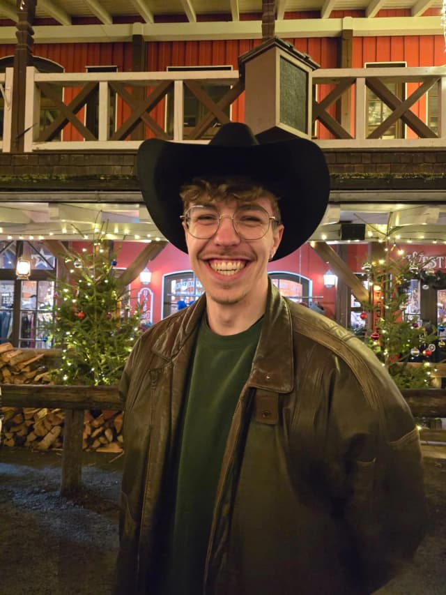 Yannis Hirsch – Kundenberatung und persönlicher Kontakt